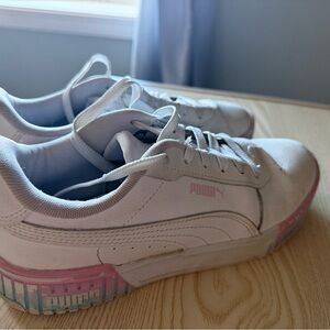 Puma Women's White and Pink Sneakers 8.5